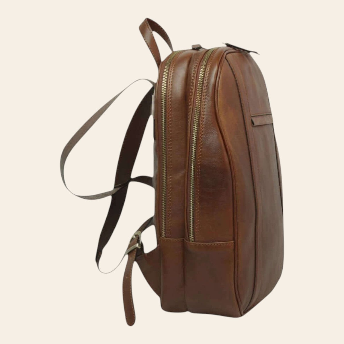 Zaino da laptop marrone, laterale con zip lunga e tasca frontale