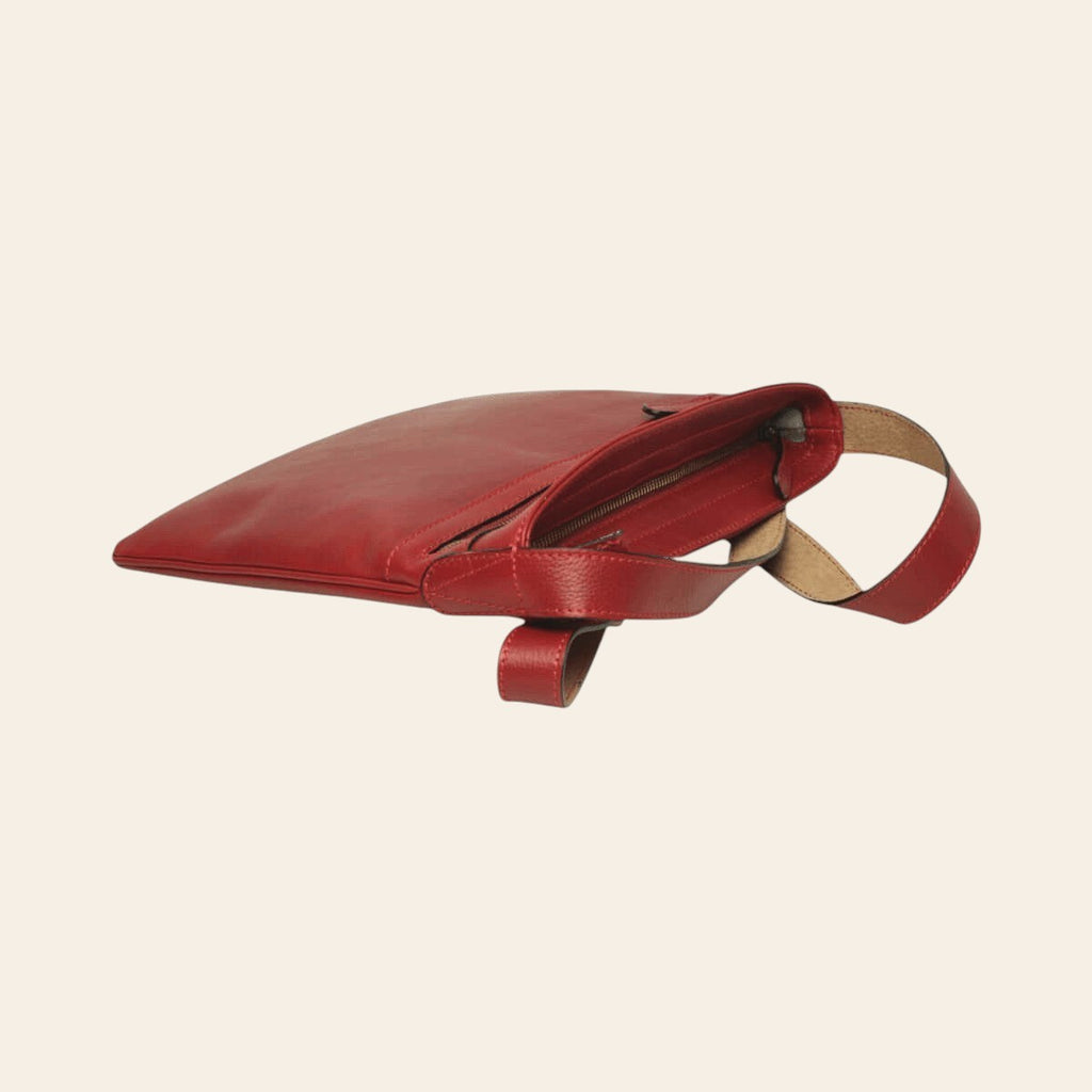 Borsa a tracolla grande rossa in pelle con fascia frontale e tracolla