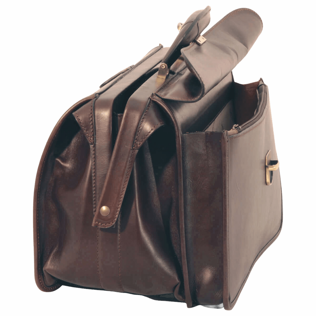 Borsa in pelle testa di moro vista laterale, pattina apribile e interno visibile