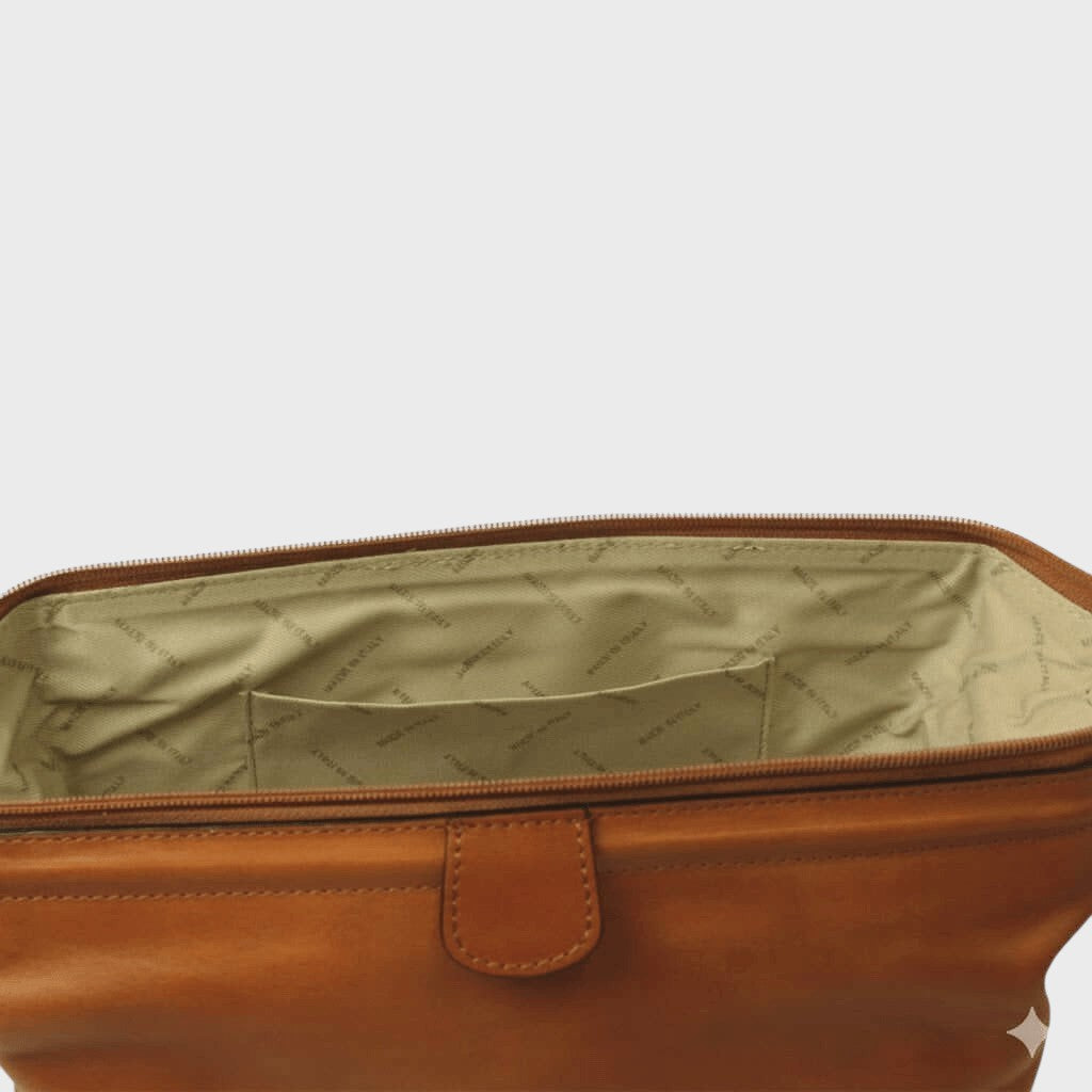 Astuccio porta cosmetici in pelle cuoio con fodera interna verde e chiusura a zip