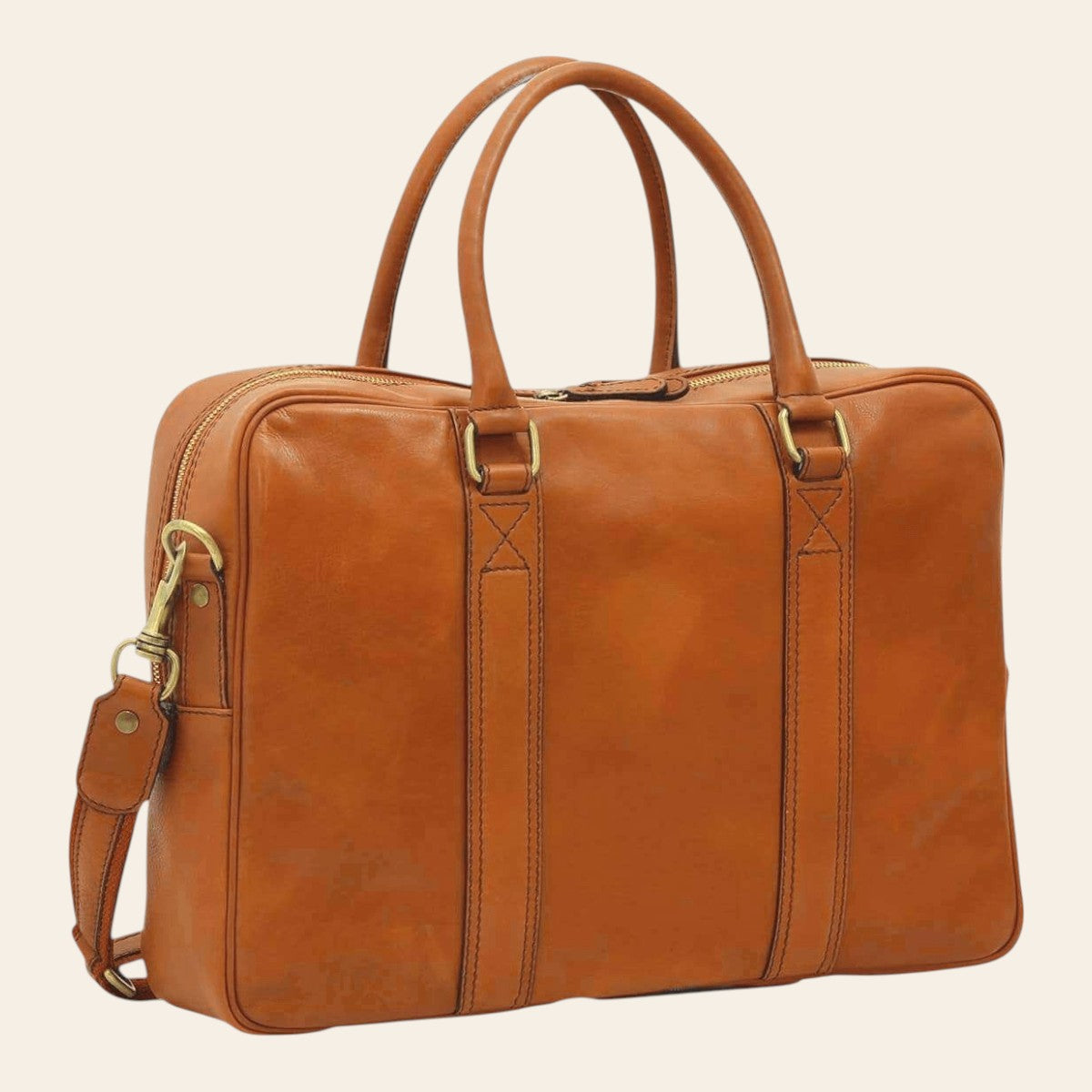 Cartella in pelle arancione con due manici, dettagli cuciture e chiusura zip