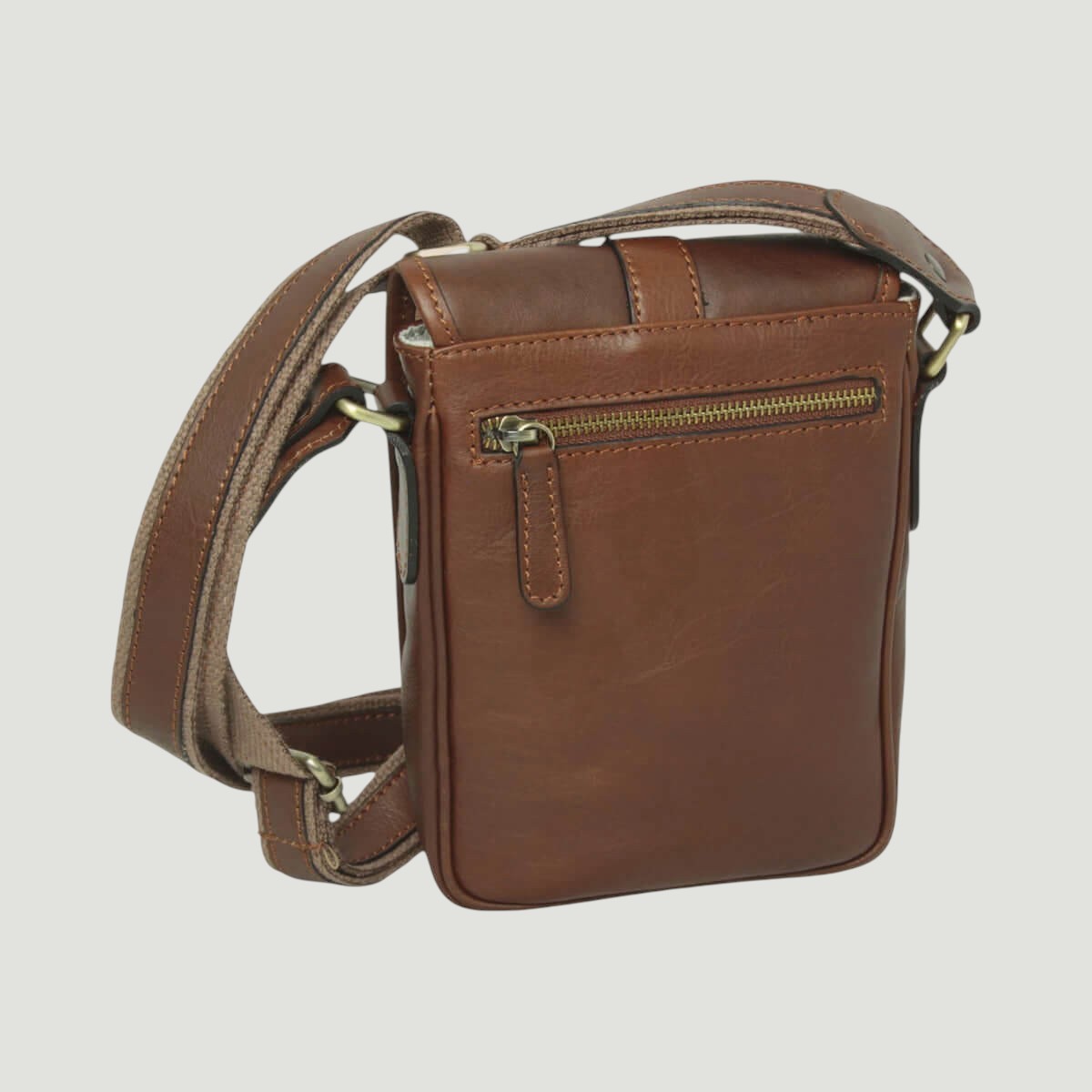 Borsa a tracolla in pelle marrone con zip frontale e tracolla regolabile