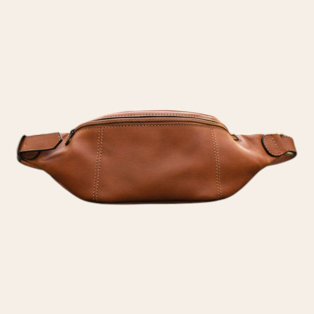 Marsupio in pelle marrone con tasca con zip e tracolla regolabile