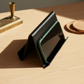Supporto per iPhone e iPad in pelle di vitello nera, supporto pieghevole con base