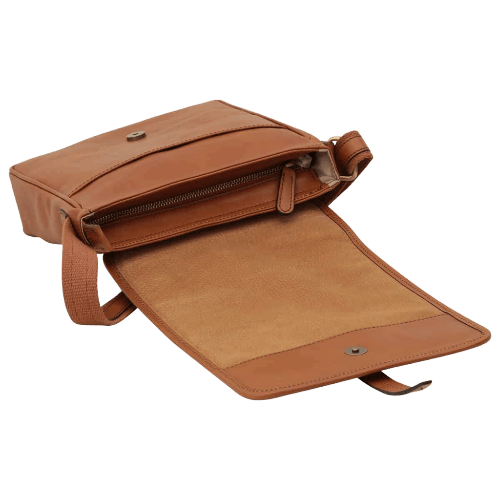 Borsa messenger in cuoio marrone con patta aperta e tasca con zip
