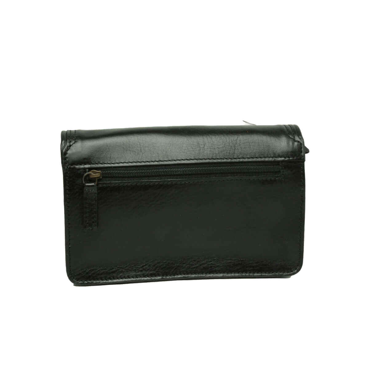 Pochette in pelle nera con chiusura a zip frontale e patta superiore.
