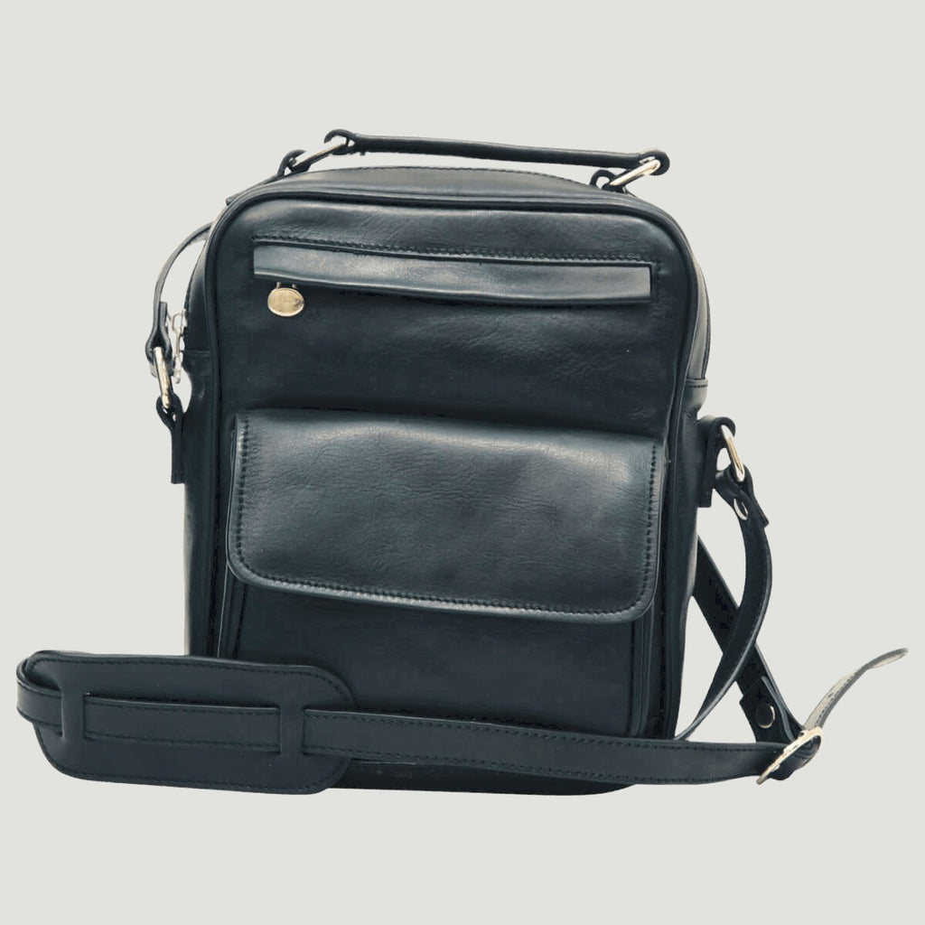 Borsa a tracolla in pelle nera Old Angler con tasca frontale e tracolla