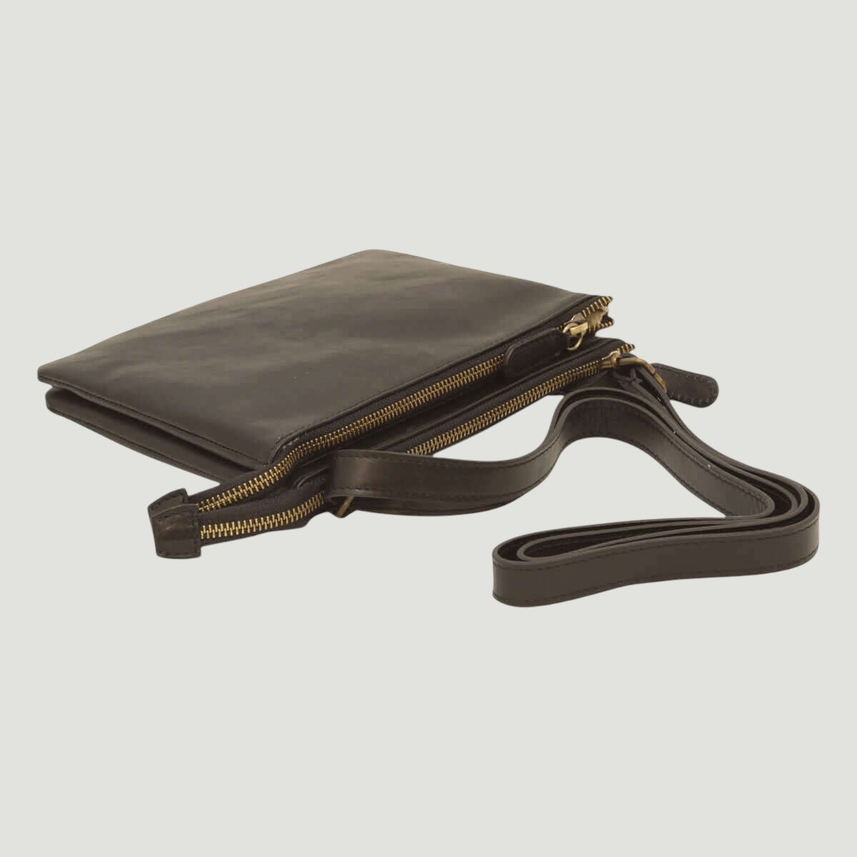 Borsa a tracolla in vitello pieno fiore nera con doppia tasca con zip metalliche