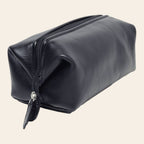 Beauty case nero in pelle di vitello pieno fiore Vetrina Fiorentina con chiusura a zip e design artigianale