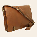 Borsa messenger Vetrina Fiorentina in vitello nappato color castagna con tracolla regolabile e chiusura a pattina