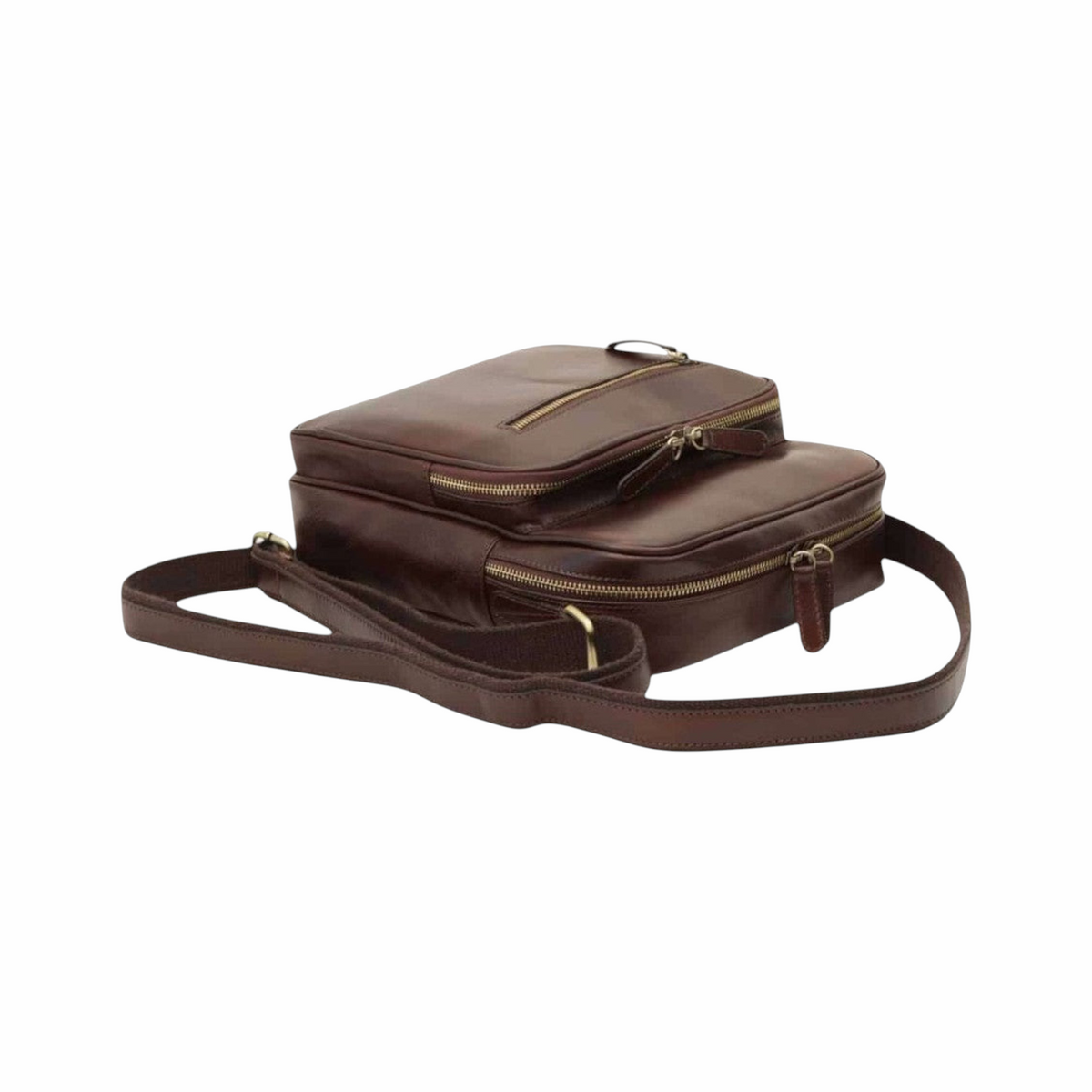 Borsa messenger in pelle marrone scuro, appoggiata con due scomparti con zip e tracolla regolabile