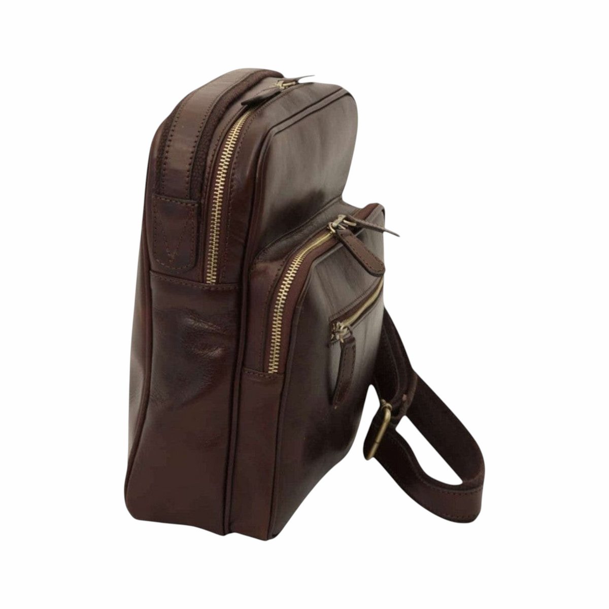 Borsa messenger in pelle marrone scuro, vista laterale con due scomparti con zip e minuteria color ottone