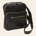 Borsa messenger Vetrina Fiorentina piccola in pelle nera di vitello con zip e tracolla regolabile, artigianale.