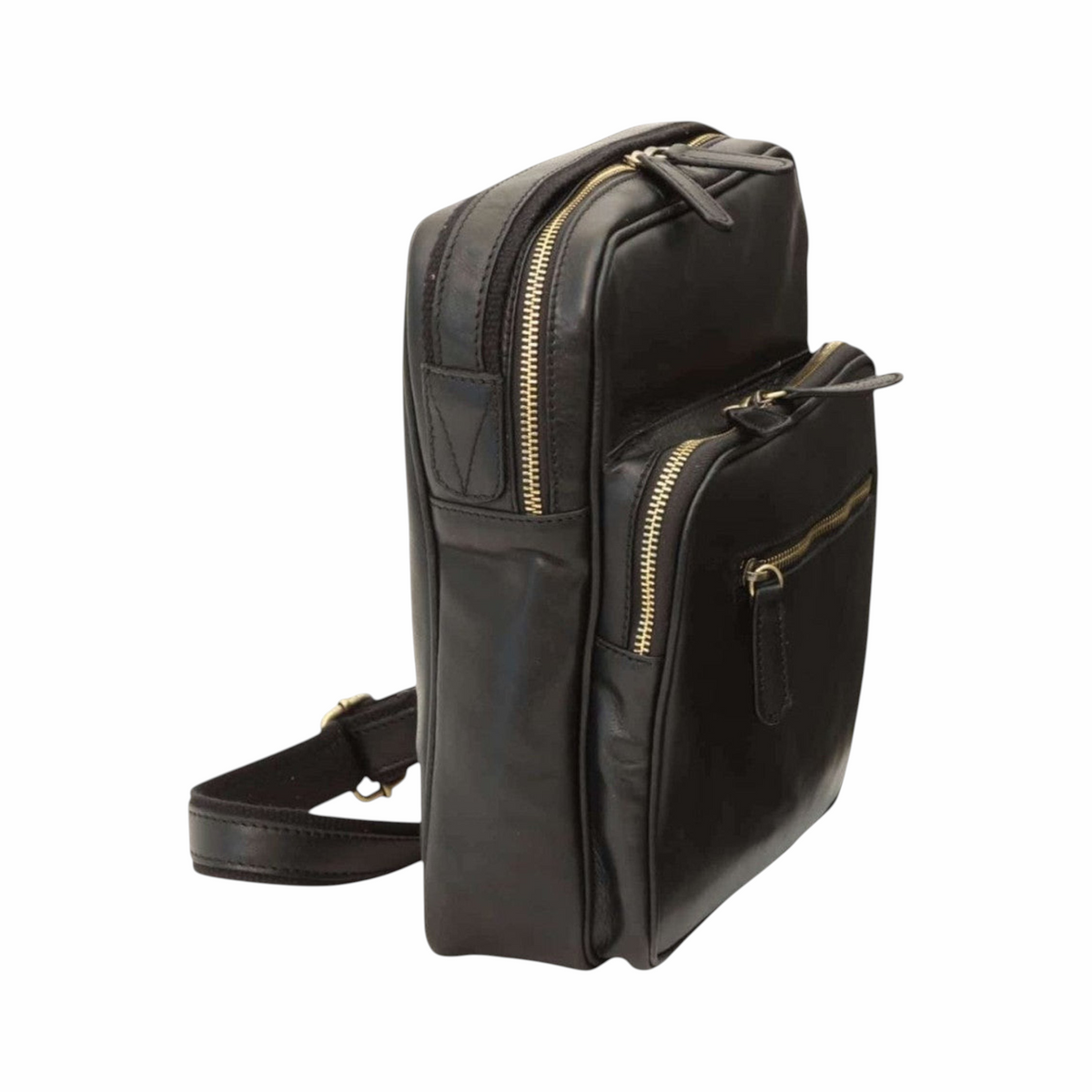 Borsa messenger in pelle nera, vista laterale con due scomparti con zip e minuteria color ottone