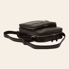 Borsa messenger Vetrina Fiorentina piccola in pelle nera artigianale con zip e tracolla regolabile