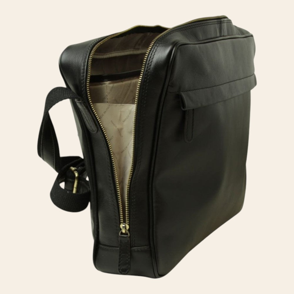 Borsa messenger Vetrina Fiorentina in pelle di vitello nera con cerniera dorata e tracolla regolabile