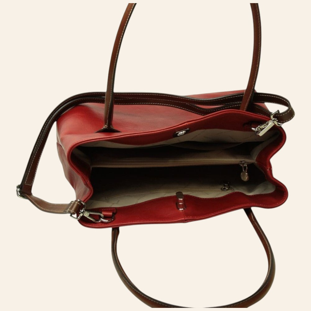 Interno della borsa Vetrina Fiorentina in pelle pieno fiore rossa con scomparti organizzati e tracolla removibile
