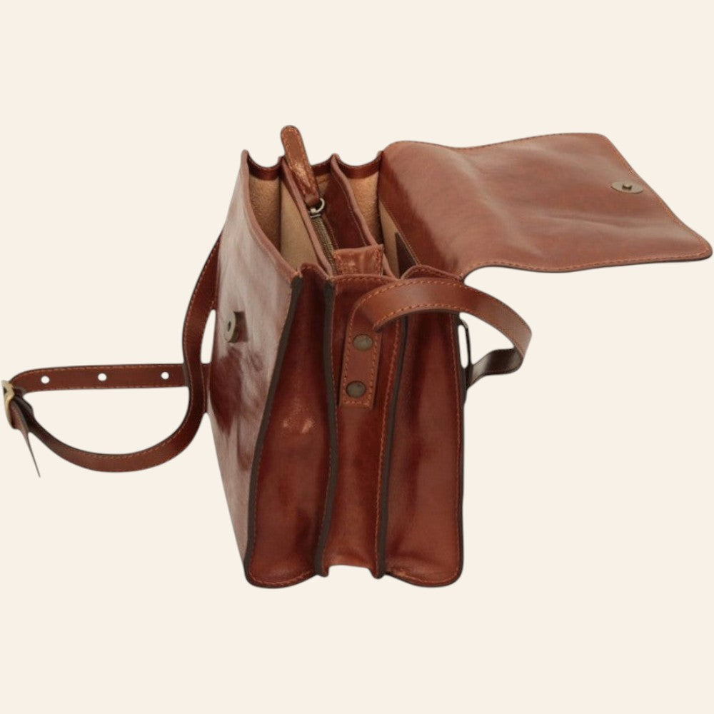 Borsa a tracolla Vetrina Fiorentina in pelle di vitello marrone con tre scomparti interni e chiusura a patta