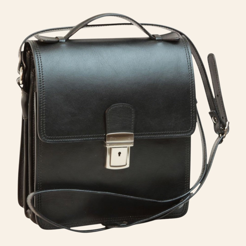 Borsa a tracolla Vetrina Fiorentina artigianale in pelle di vitello nera con chiusura a clip e tracolla regolabile