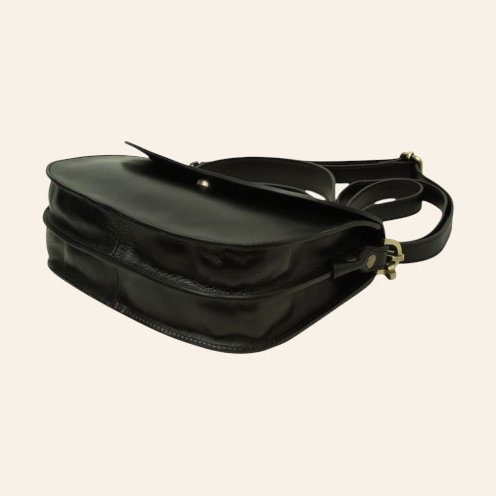 Borsa a tracolla in pelle di vitello pieno fiore nera con chiusura magnetica e tracolla regolabile