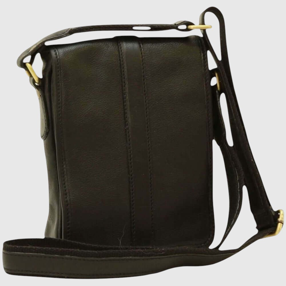Borsa uomo a tracolla in pelle nera con patta e tracolla regolabile