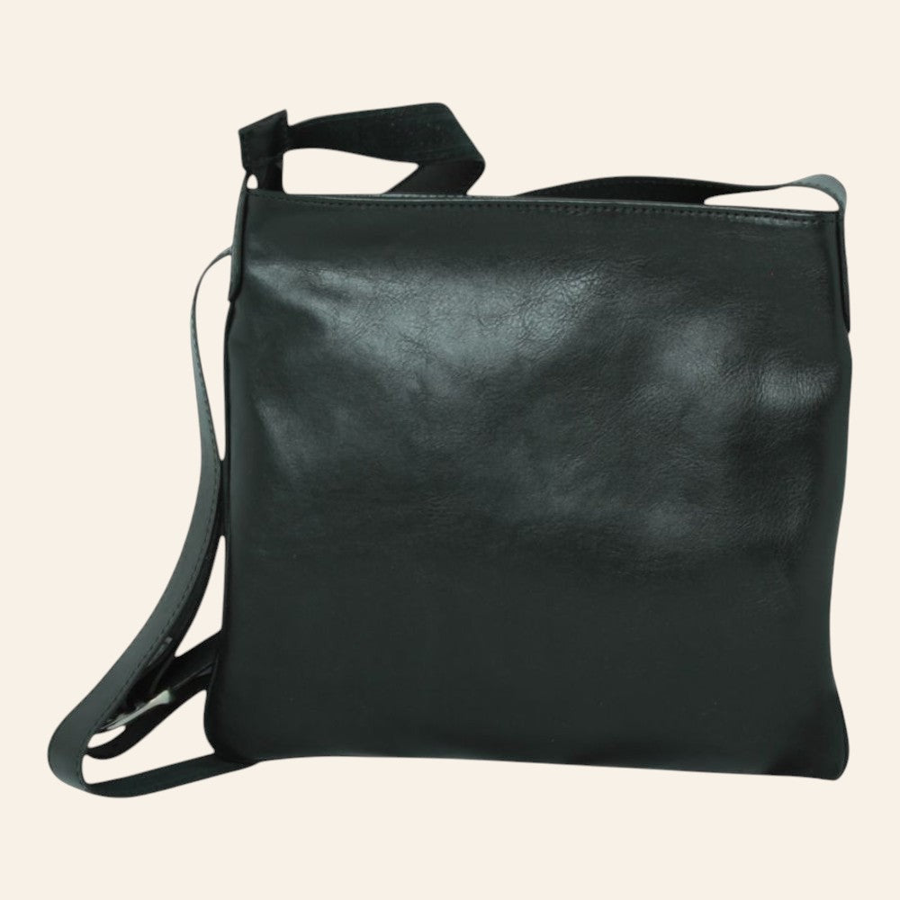 Borsa a tracolla Vetrina Fiorentina in pelle di vitello nera con zip e tracolla regolabile, design artigianale italiano