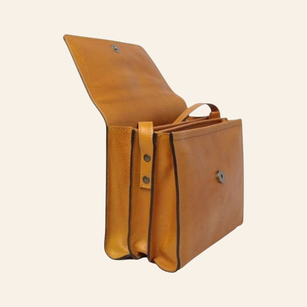 Borsa a tracolla Vetrina Fiorentina in pelle di vitello ocra con tre scomparti e chiusura magnetica