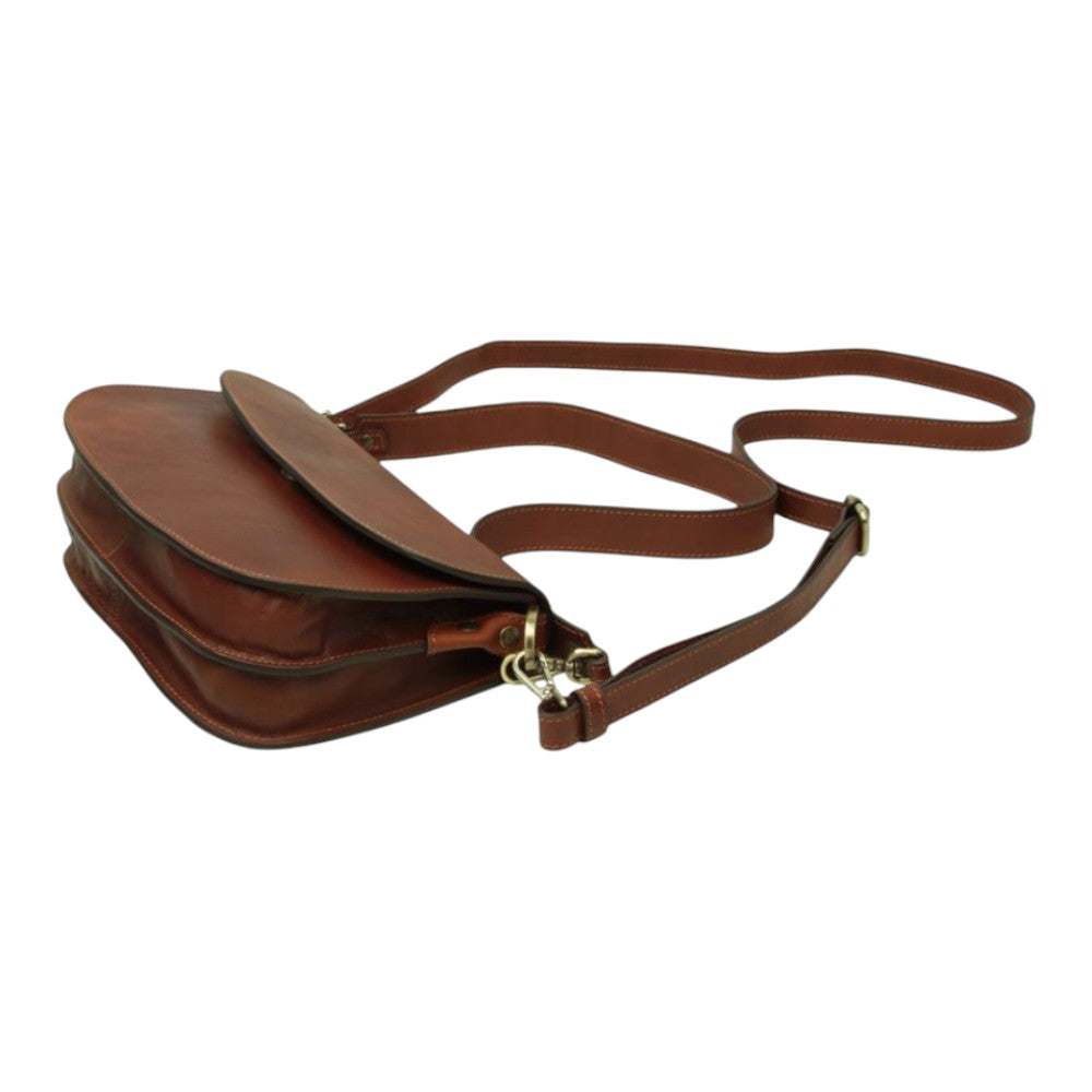 Borsa a tracolla Vetrina Fiorentina in pelle di vitello color teak con chiusura a pattina e tracolla regolabile