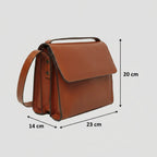 Borsa a tracolla Vetrina Fiorentina in pelle di vitello pieno fiore color teak con chiusura a pattina e dimensioni