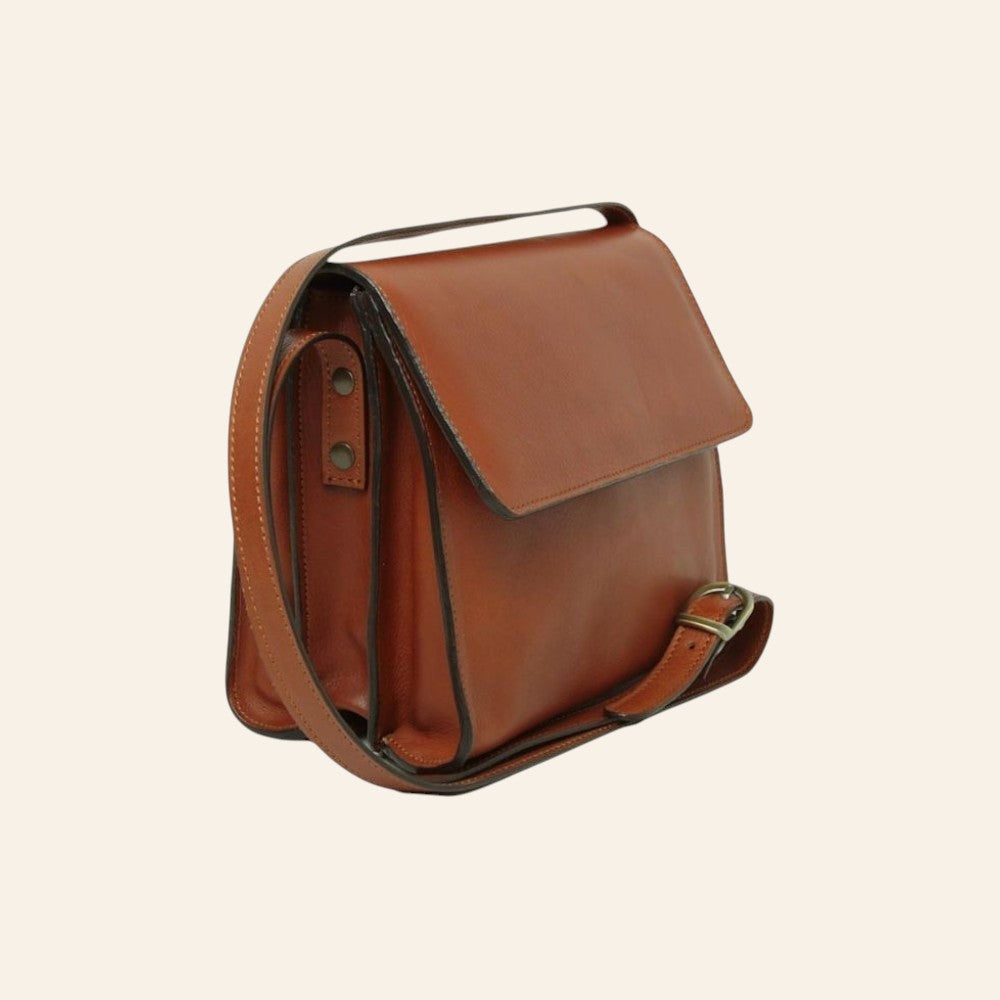 Borsa a tracolla Vetrina Fiorentina in pelle di vitello color teak con patta e tracolla regolabile
