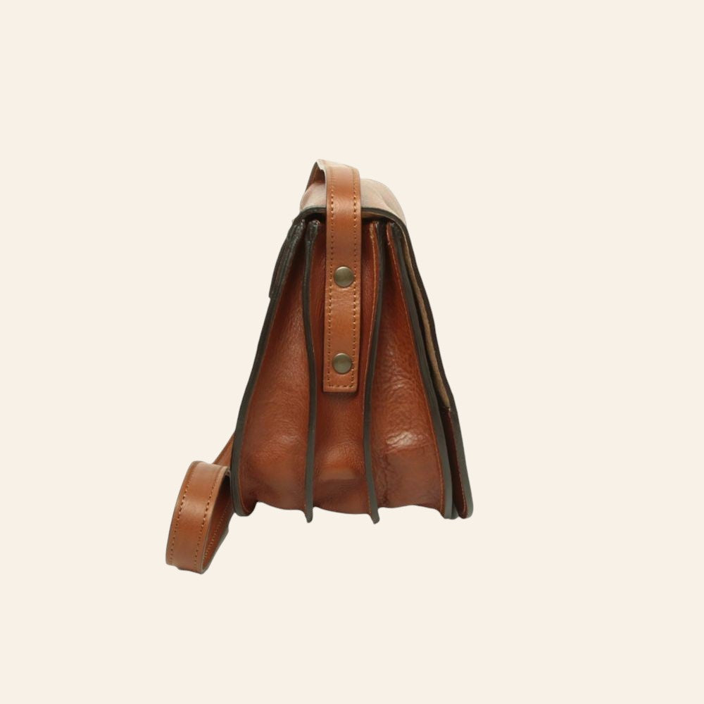 Borsa a tracolla Vetrina Fiorentina in pelle di vitello pieno fiore color teak, vista laterale con tracolla