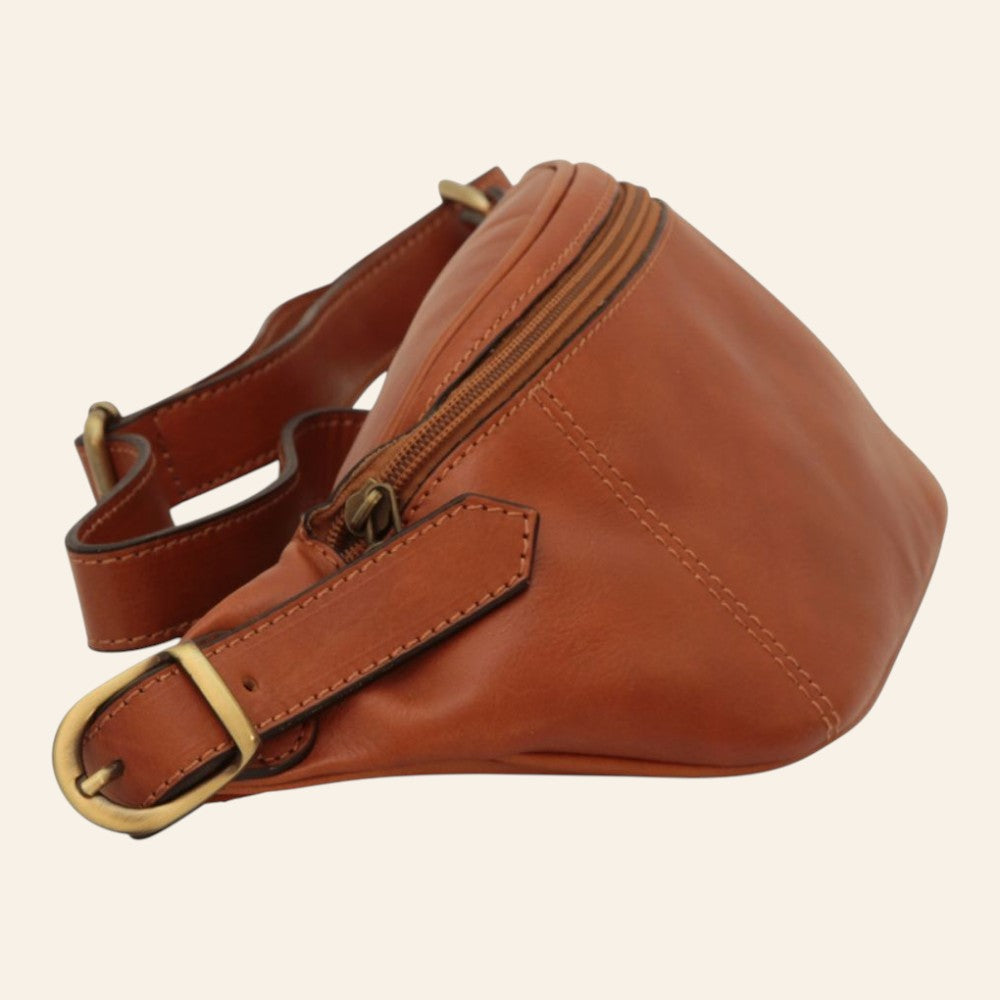 Vetrina Fiorentina Old Angler brown full-grain calf leather fanny pack with adjustable strap and brass hardware
