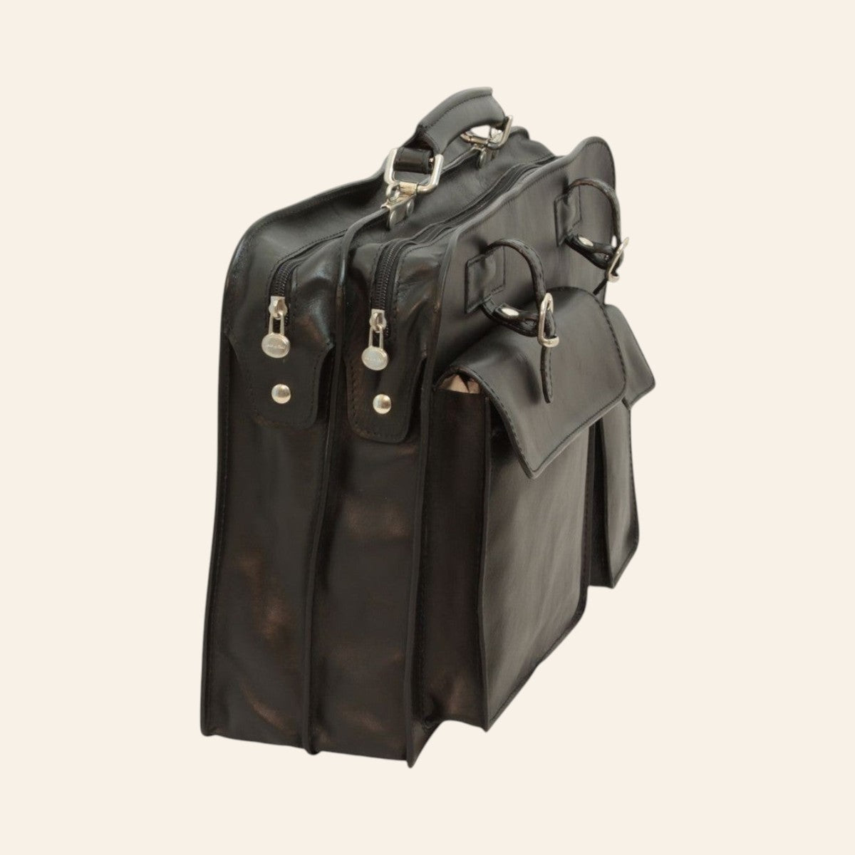 Cartella Vetrina Fiorentina in pelle di vitello nera con vani multipli, tasche esterne e cinghie porta ombrello.