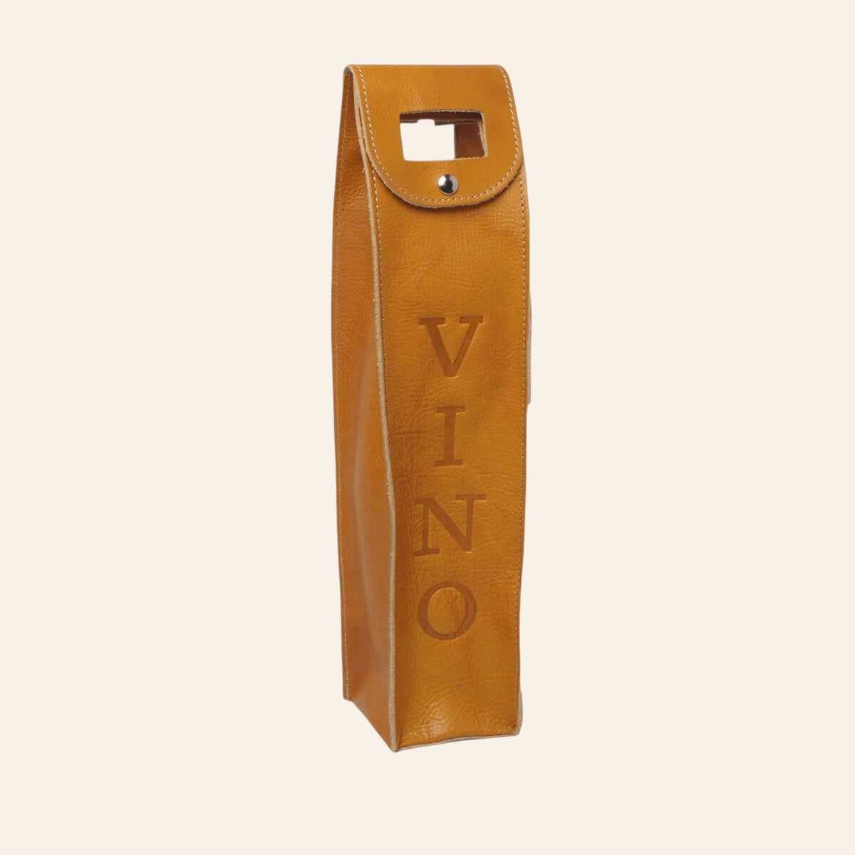 Porta vino Vetrina Fiorentina in pelle di vitello ocra con scritta VINO impressa e maniglia superiore integrata