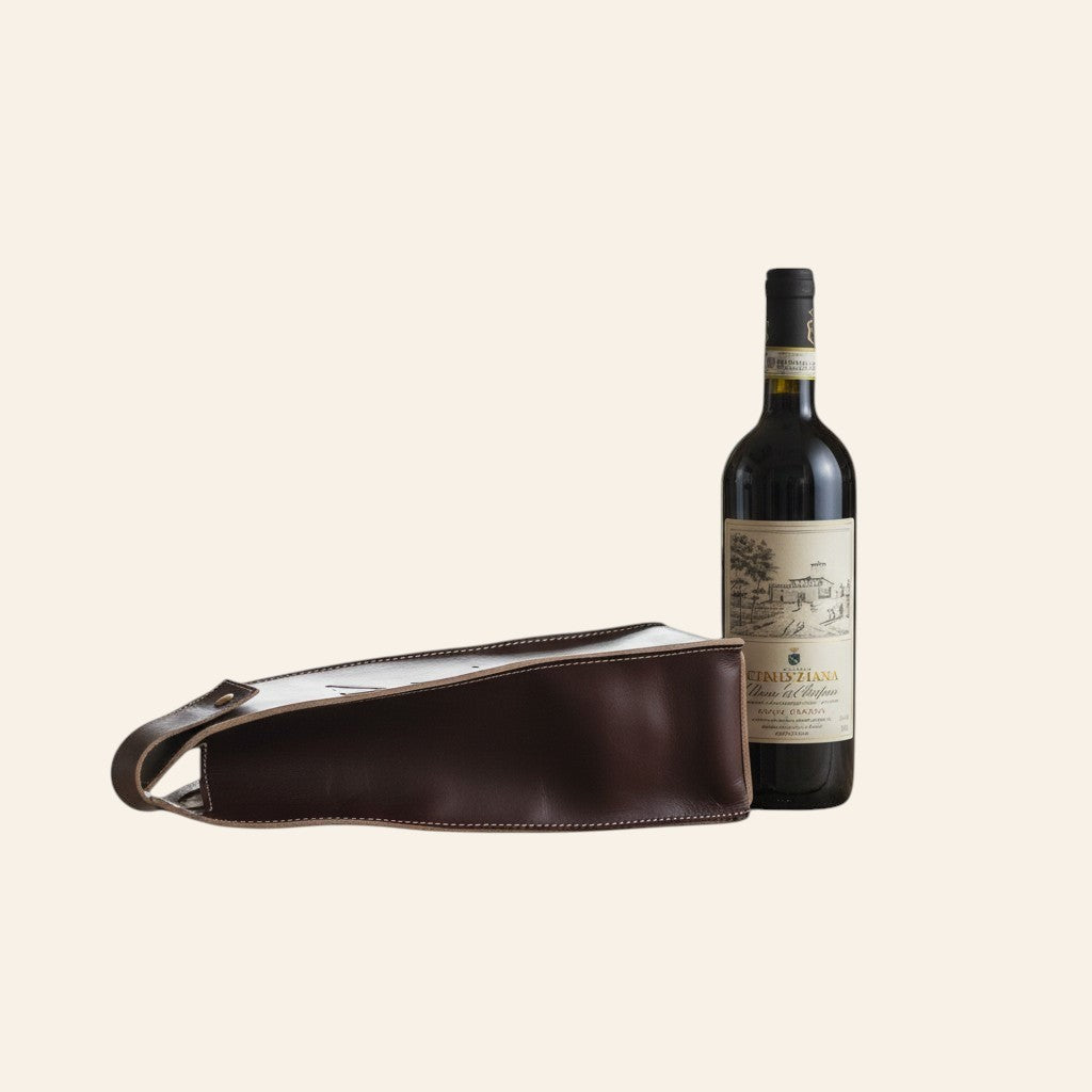Portavino Vetrina Fiorentina in pelle di vacchetta marrone scuro con cuciture a vista e manico integrato