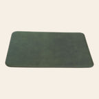 Sottomano Vetrina Fiorentina in pelle di vitello verde pieno fiore, accessorio artigianale elegante per scrivania