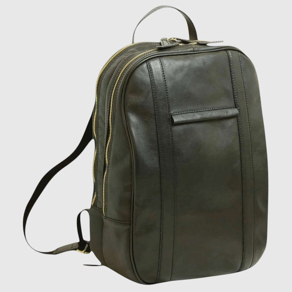 Zaino in pelle di vitello verde scuro con zip e tracolla regolabile